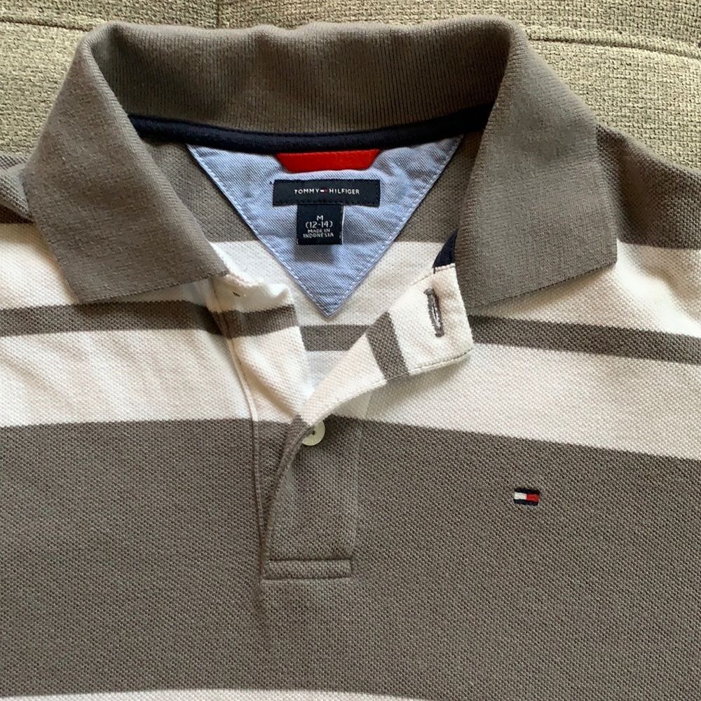 Boys Tommy Hilfiger polo shirt. Size 12/14 medium